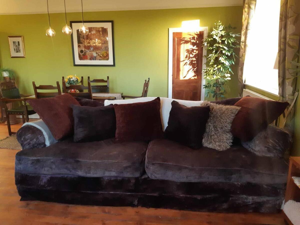 Lovely 3 Bed Condo Reigate Bagian luar foto
