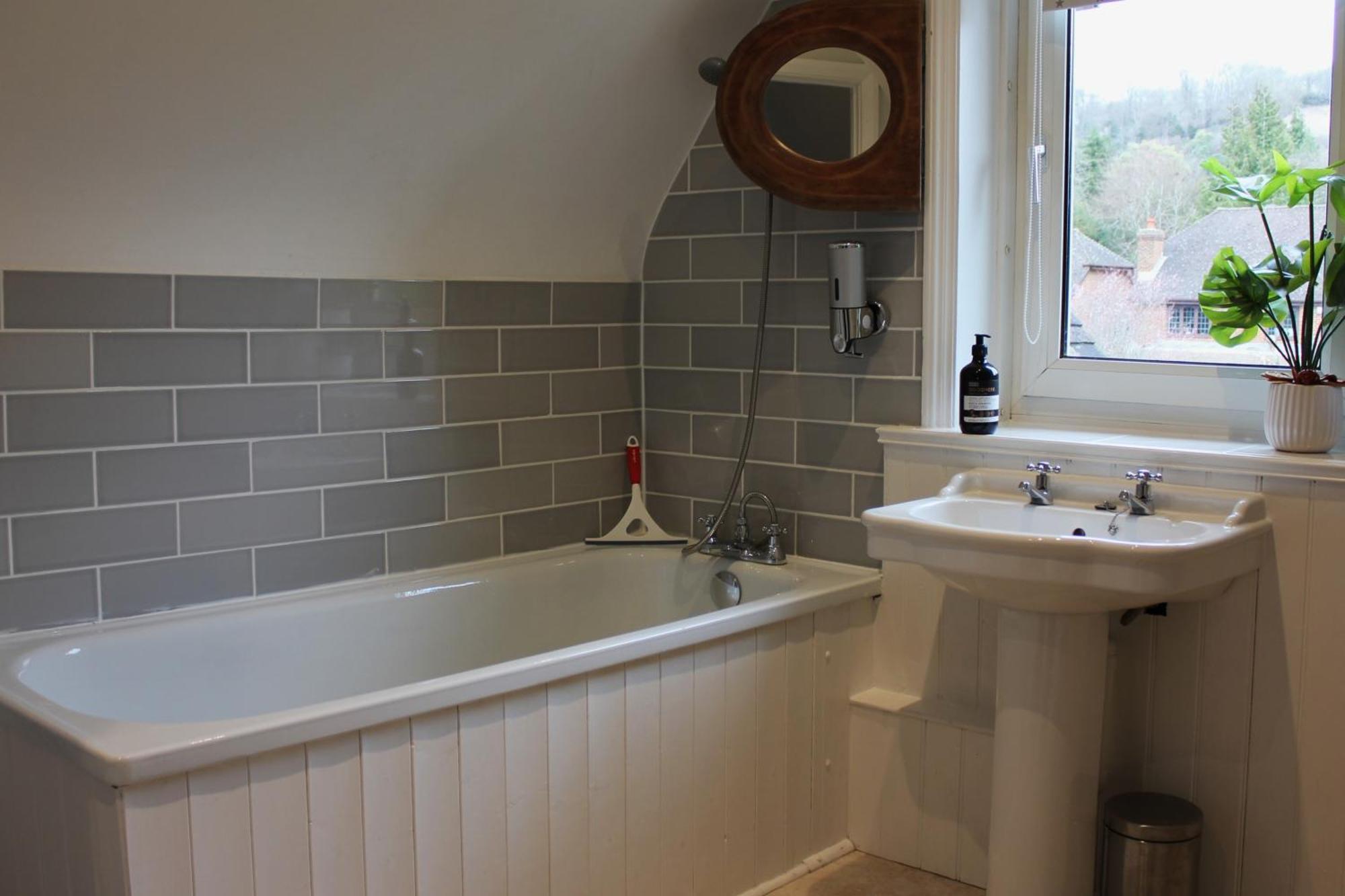 Lovely 3 Bed Condo Reigate Bagian luar foto