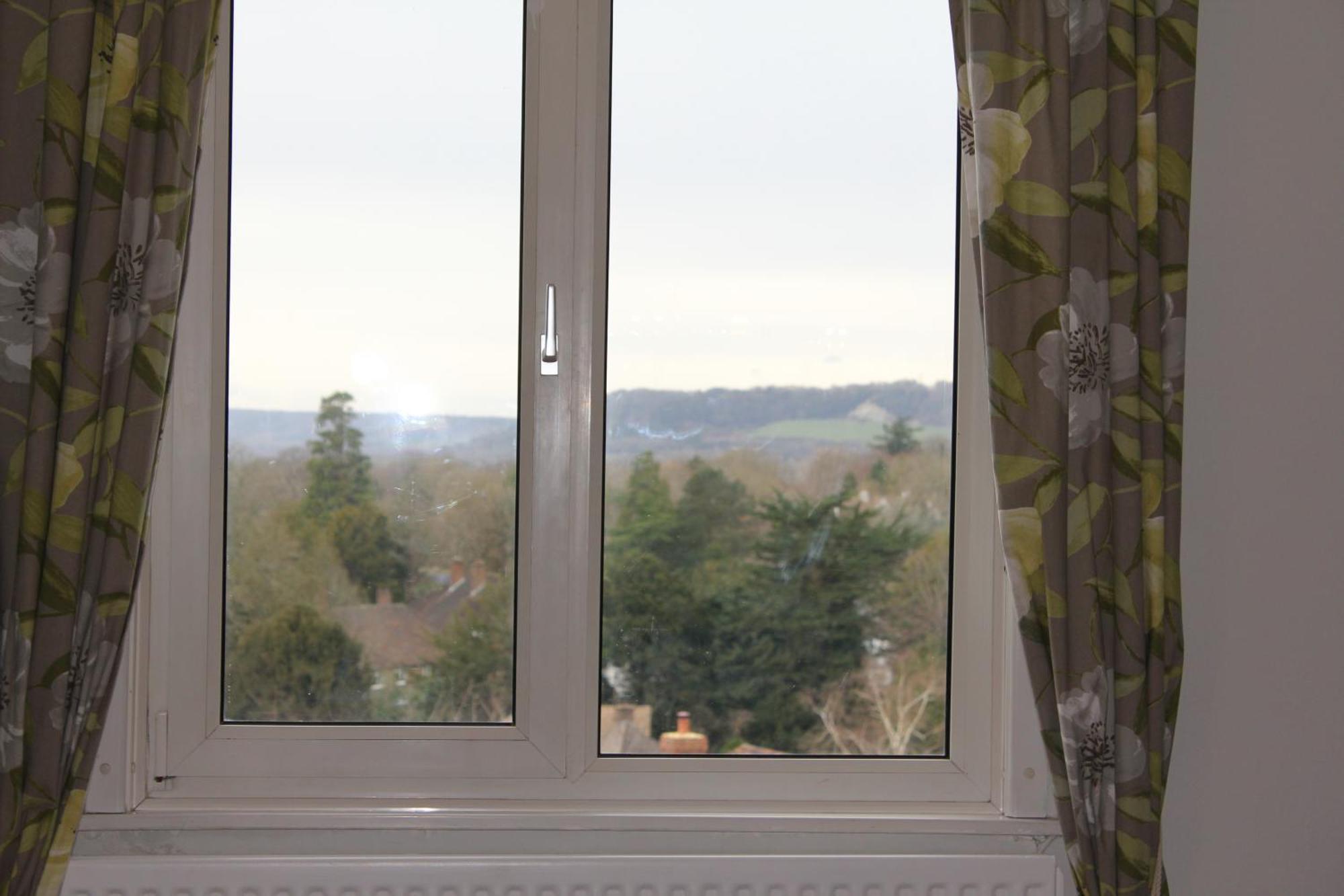 Lovely 3 Bed Condo Reigate Bagian luar foto