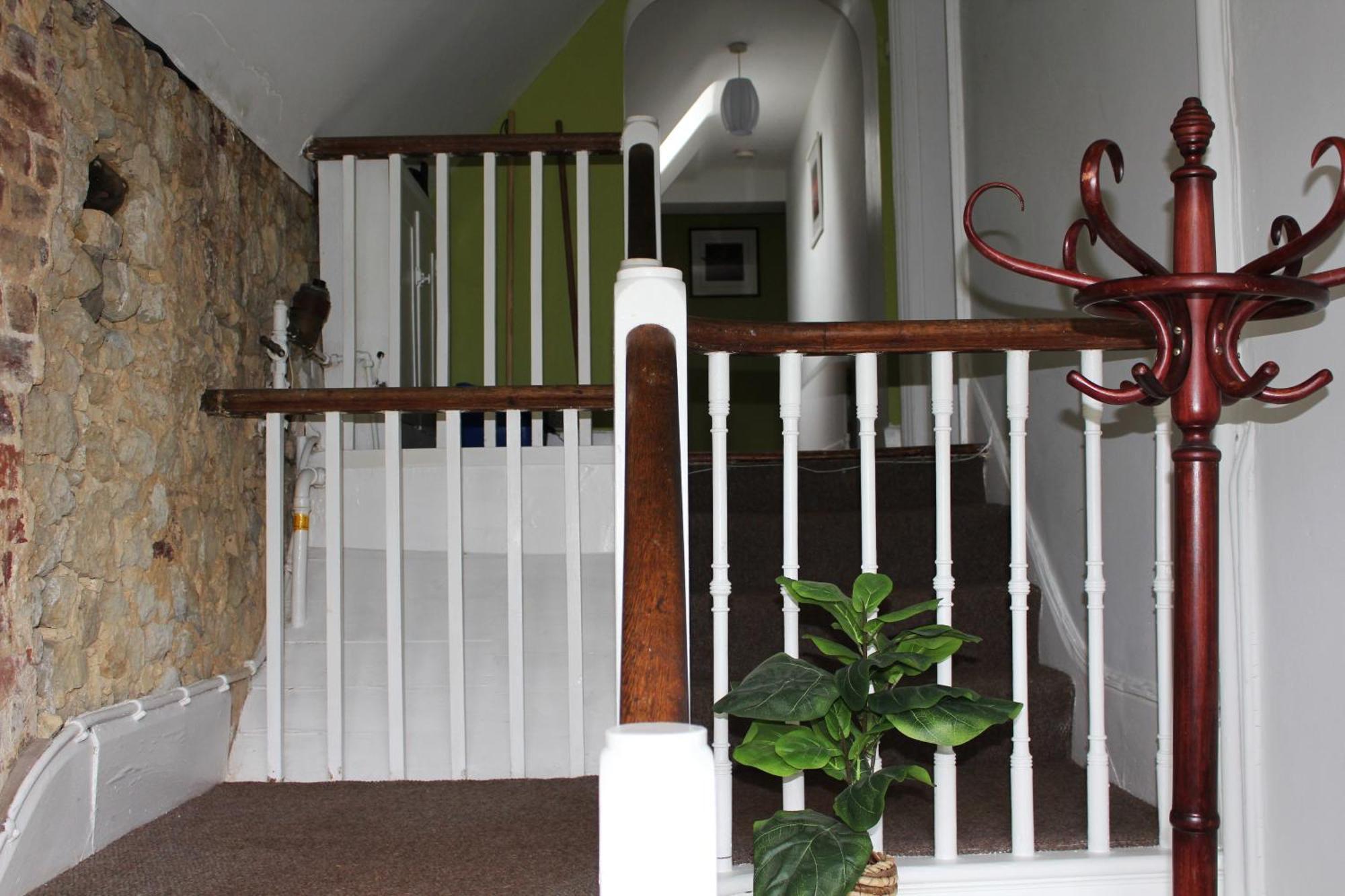 Lovely 3 Bed Condo Reigate Bagian luar foto
