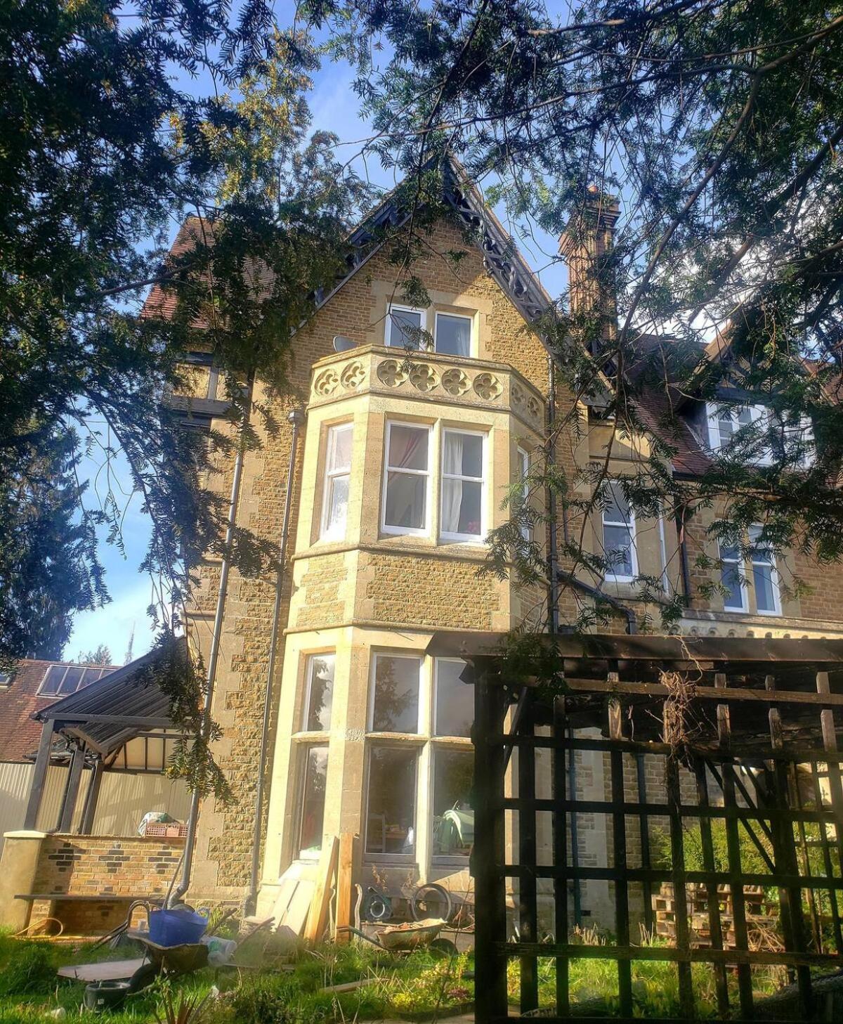 Lovely 3 Bed Condo Reigate Bagian luar foto